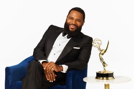 https://www.emmys.com/sites/default/files/styles/members_news_center/public/photos-article/anthony-anderson-75th-emmy-host-5-900x600.jpg?itok=kev-anFh