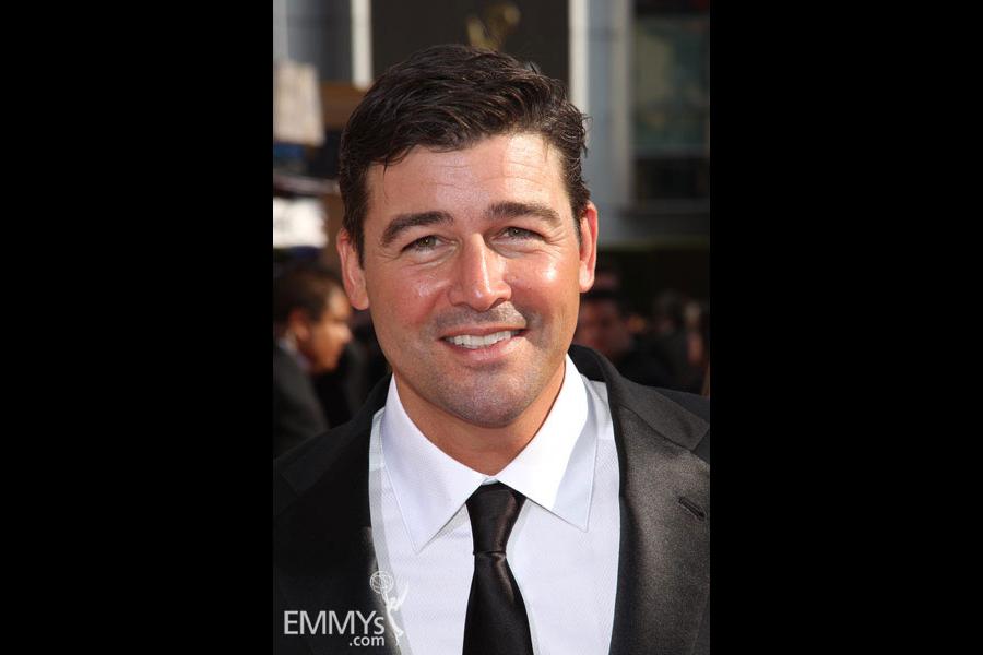 Next photo of Kyle Chandler