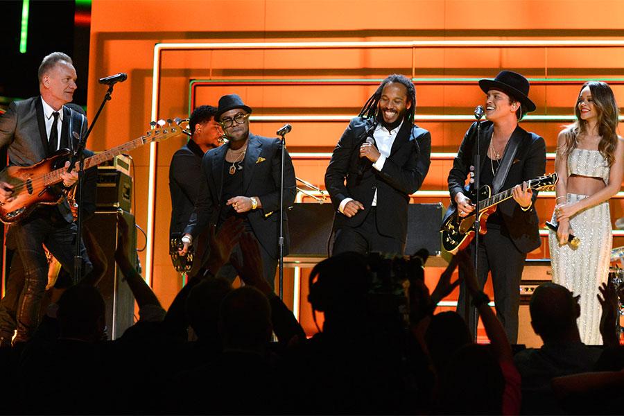 Bruno Mars Locked Out Of Heaven Sting Grammys Bruno Mars