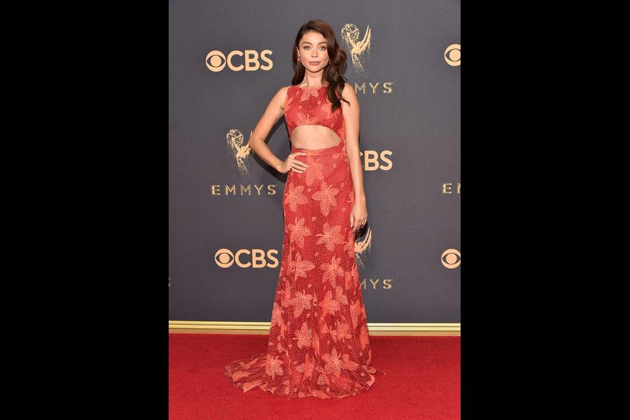 Sarah hyland clearance red carpet